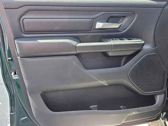 2026 Ram 1500 Express Crew Cab 4x4 57 Box