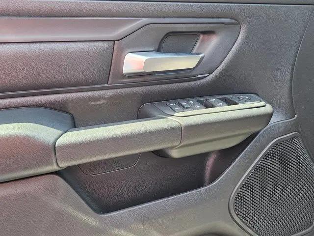 2026 Ram 1500 Express Crew Cab 4x4 57 Box