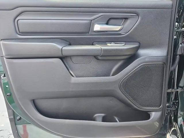 2026 Ram 1500 Express Crew Cab 4x4 57 Box