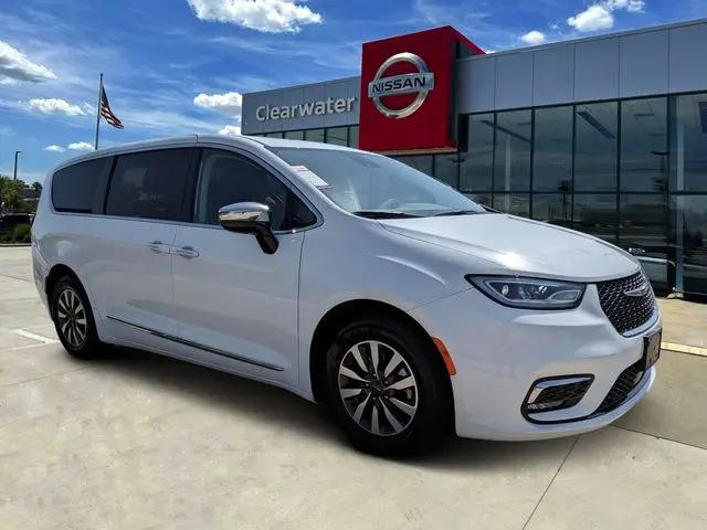 2023 Chrysler Pacifica Hybrid Limited for sale in Clearwater, FL