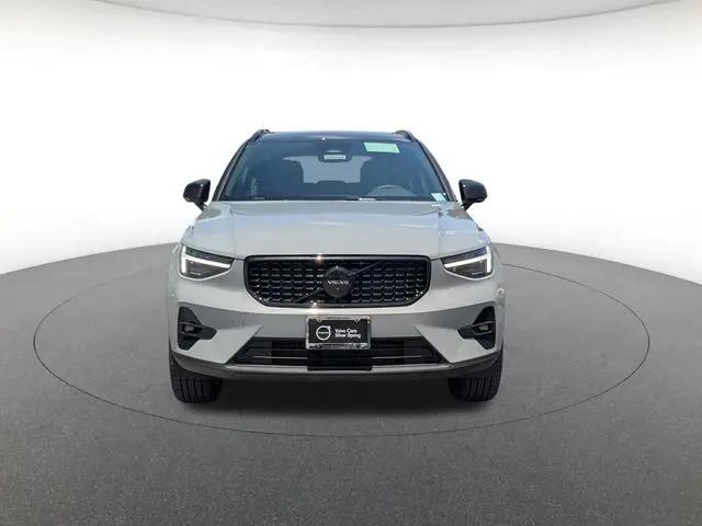 2026 Volvo XC40 Black Edition Ultra, B5 AWD Gas mild hybrid