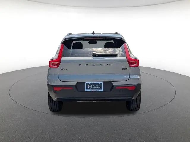 2026 Volvo XC40 Black Edition Ultra, B5 AWD Gas mild hybrid