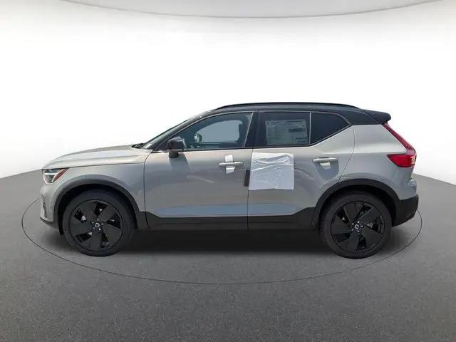2026 Volvo XC40 Black Edition Ultra, B5 AWD Gas mild hybrid