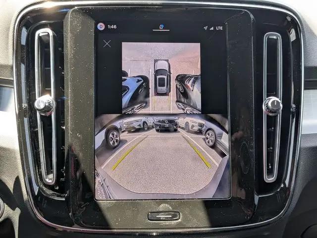 2026 Volvo XC40 Black Edition Ultra, B5 AWD Gas mild hybrid