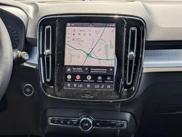 2026 Volvo XC40 Black Edition Ultra, B5 AWD Gas mild hybrid