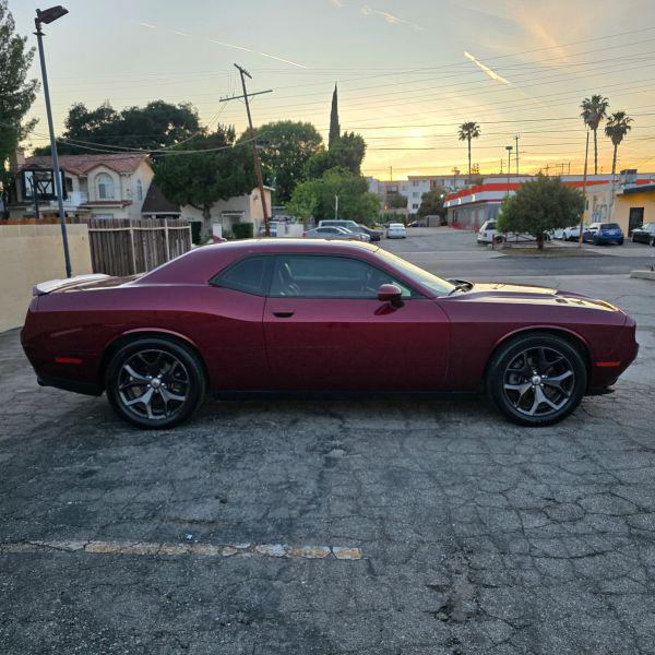 2018 Dodge Challenger SXT Plus