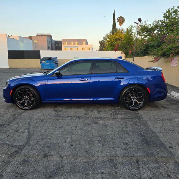 2019 Chrysler 300 Touring