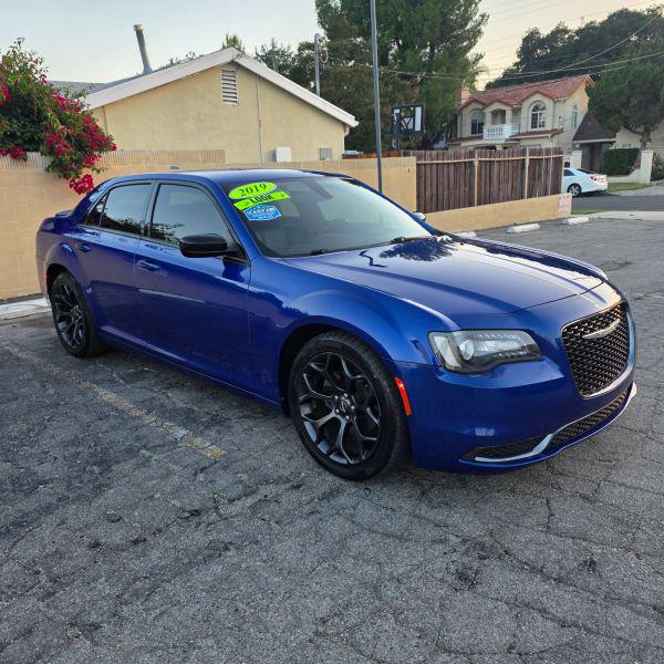 2019 Chrysler 300 Touring