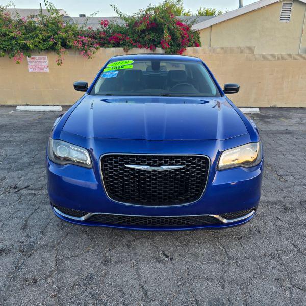 2019 Chrysler 300 Touring