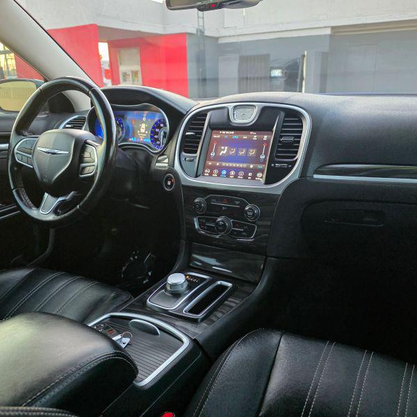 2019 Chrysler 300 Touring