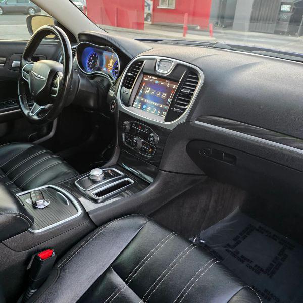2019 Chrysler 300 Touring