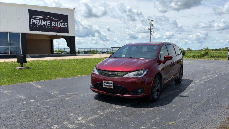 2019 Chrysler Pacifica Touring Plus for sale in Dwight, IL
