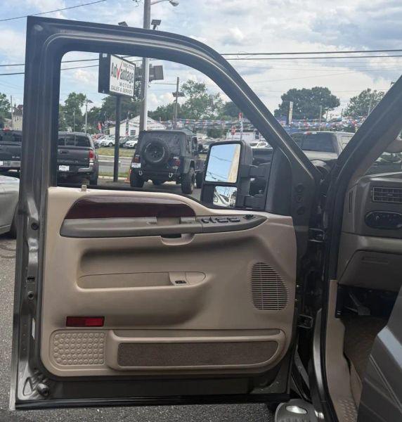 2004 Ford Excursion Eddie Bauer
