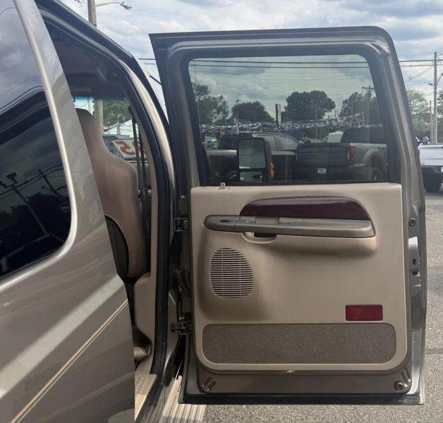 2004 Ford Excursion Eddie Bauer