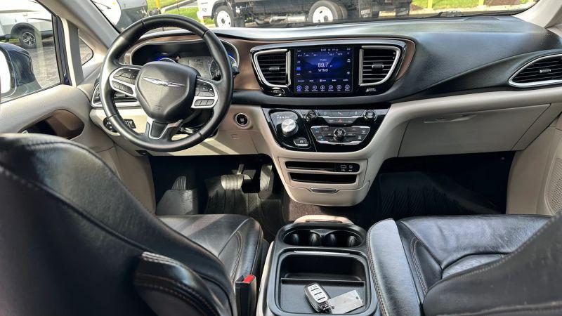 2017 Chrysler Pacifica Touring-L