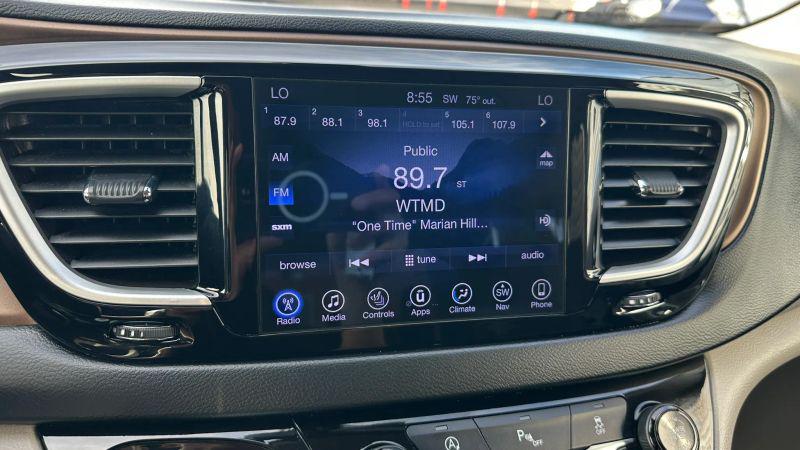 2017 Chrysler Pacifica Touring-L
