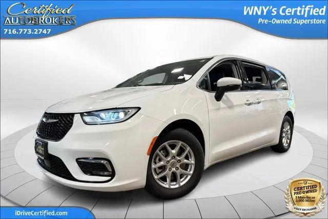 2023 Chrysler Pacifica Touring L for sale in Grand Island, NY