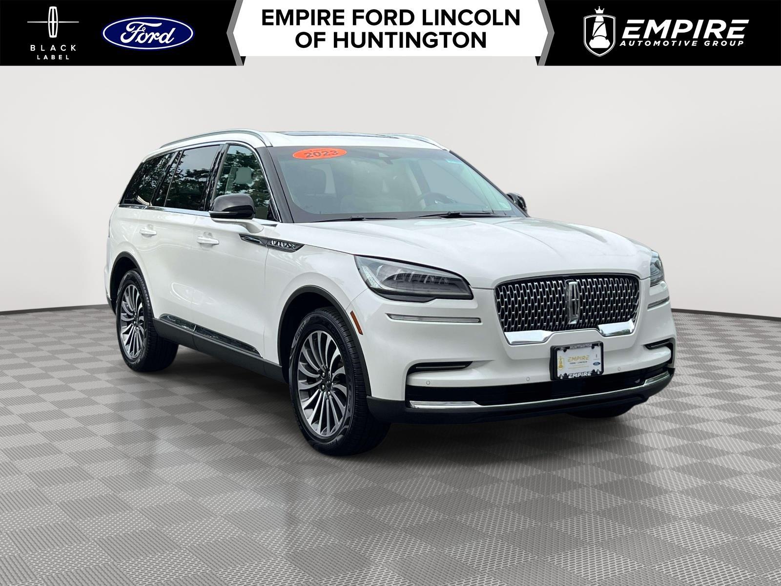 Pristine White Metallic Tri-Coat 2023 Lincoln Aviator SUV / Crossover All-Wheel Drive Automatic
