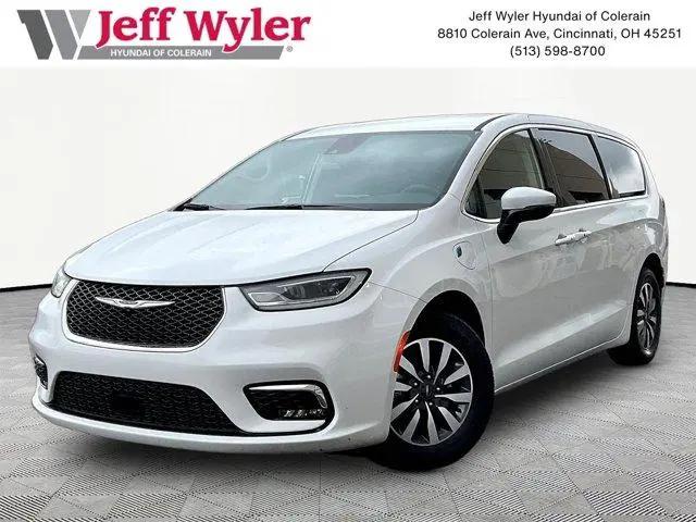 2023 Chrysler Pacifica Hybrid Touring L for sale near Cincinnati, OH
