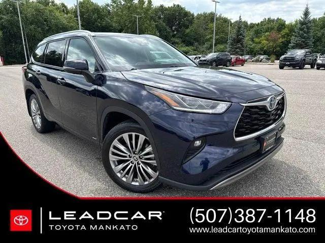 2023 Toyota Highlander Hybrid Platinum for sale in Mankato, MN