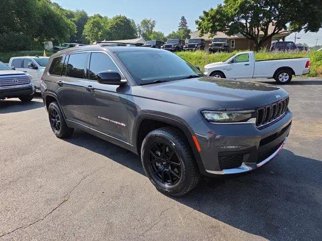 2021 Jeep Grand Cherokee Laredo 4x4 for sale in Hamburg, PA