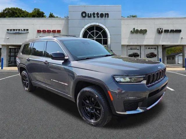 2021 Jeep Grand Cherokee Laredo 4x4 for sale in Hamburg, PA