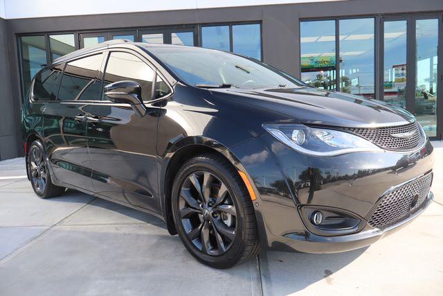 2019 Chrysler Pacifica Limited for sale in Saint Petersburg, FL