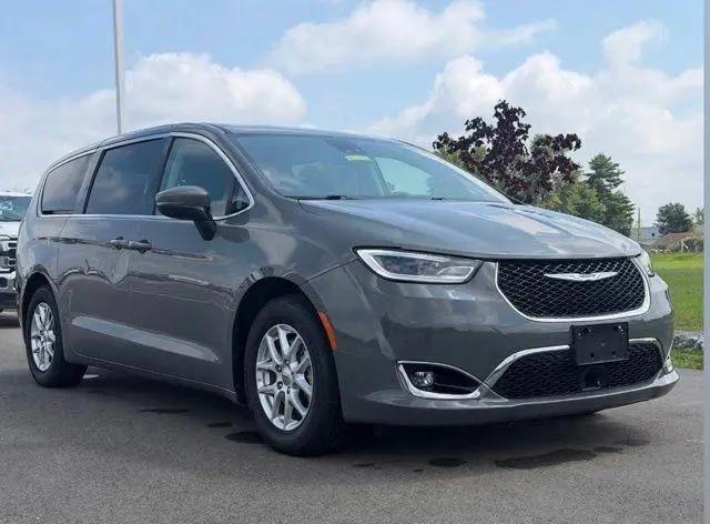 2023 Chrysler Pacifica Touring L for sale in Plainfield, IN