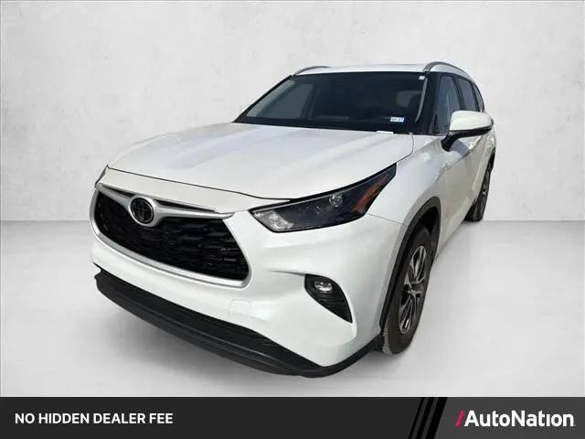 2024 Toyota Highlander XLE for sale in Burleson, TX