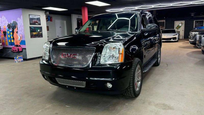 2013 GMC Yukon Denali for sale in Shelby Township, MI