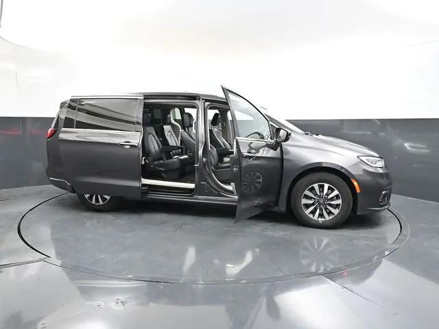 2021 Chrysler Pacifica Touring L
