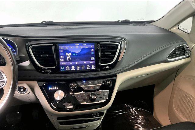 Used 2019 Chrysler Pacifica Limited For Sale in Olive Branch, MS