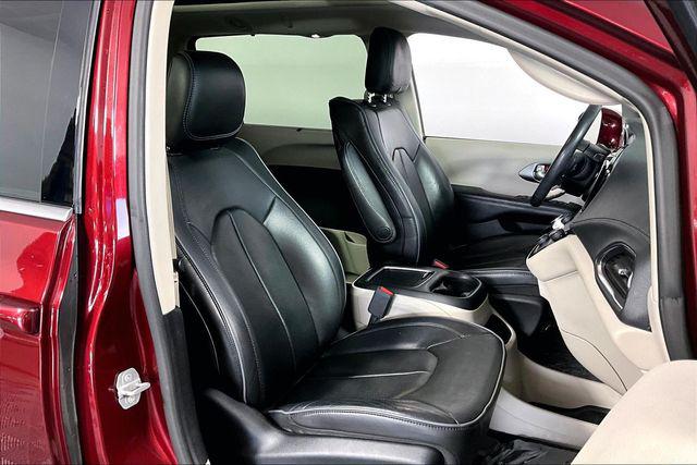 Used 2019 Chrysler Pacifica Limited For Sale in Olive Branch, MS