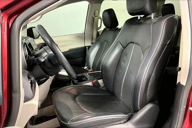 Used 2019 Chrysler Pacifica Limited For Sale in Olive Branch, MS