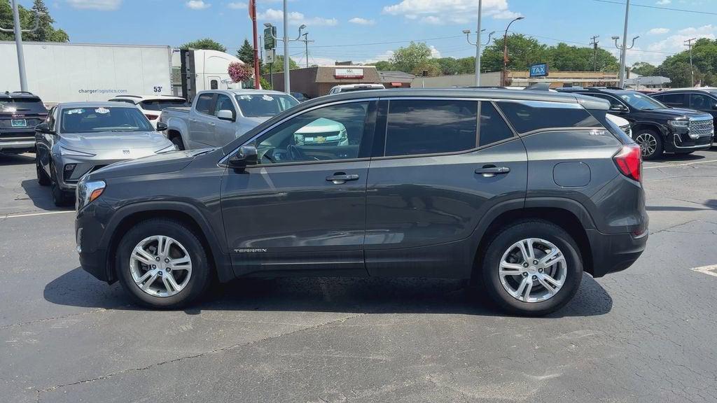 View vehicle photo 5