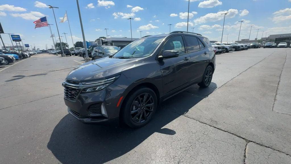 View vehicle photo 4