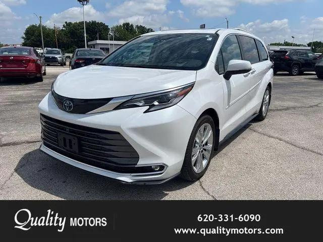 2023 Toyota Sienna Platinum for sale in Independence, KS