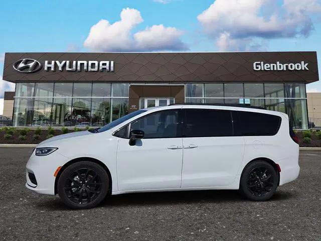 2025 Chrysler Pacifica Limited for sale in Fort Wayne, IN