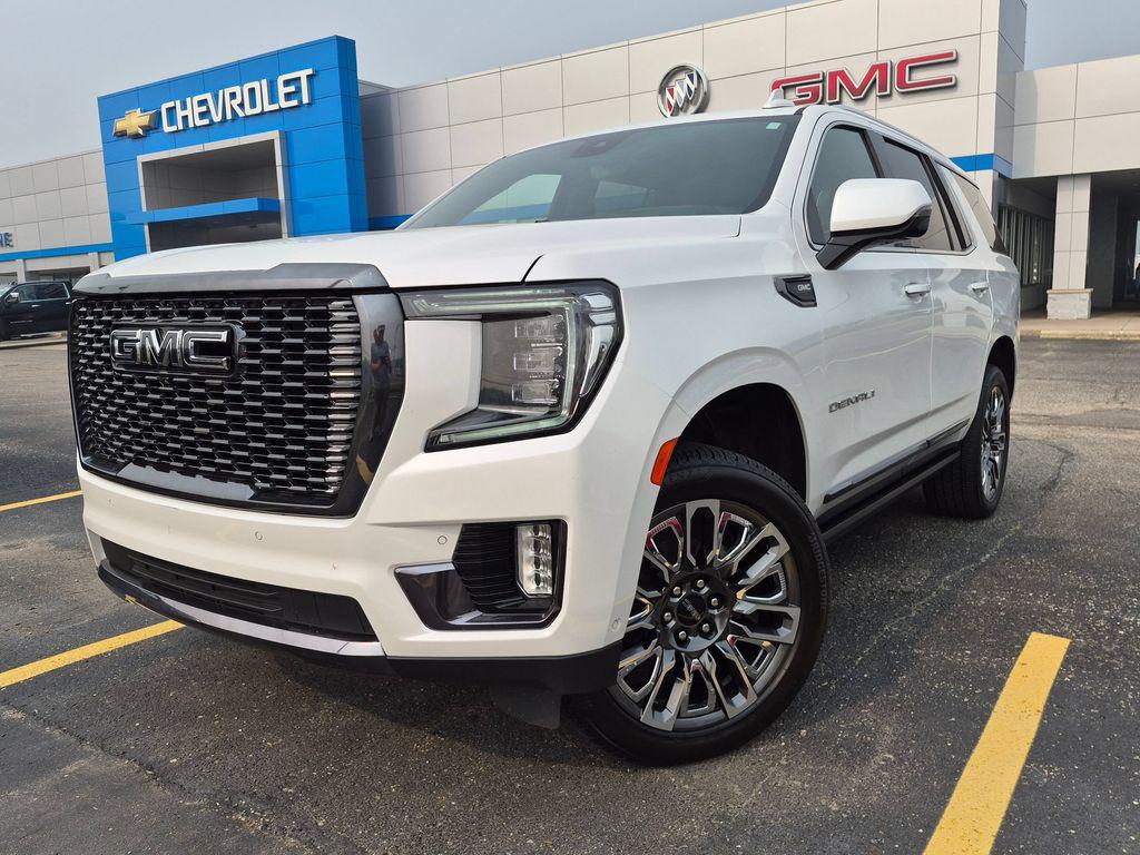 White Frost Tricoat 2024 GMC Yukon SUV / Crossover Four-Wheel Drive Automatic