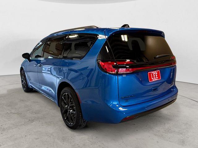 2027 Chrysler Pacifica PACIFICA SELECT AWD
