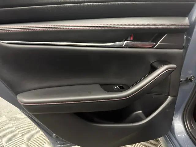 2023 Mazda Mazda3 2.5 S Carbon Edition