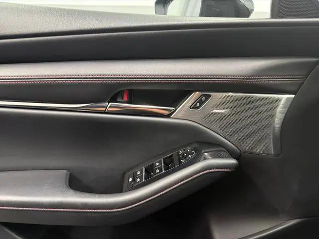 2023 Mazda Mazda3 2.5 S Carbon Edition