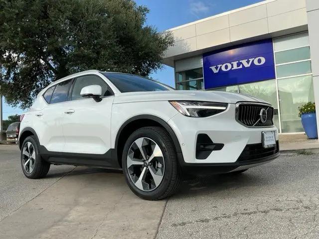 2023 Volvo XC40 B5 Plus Bright Theme for sale in San Antonio, TX