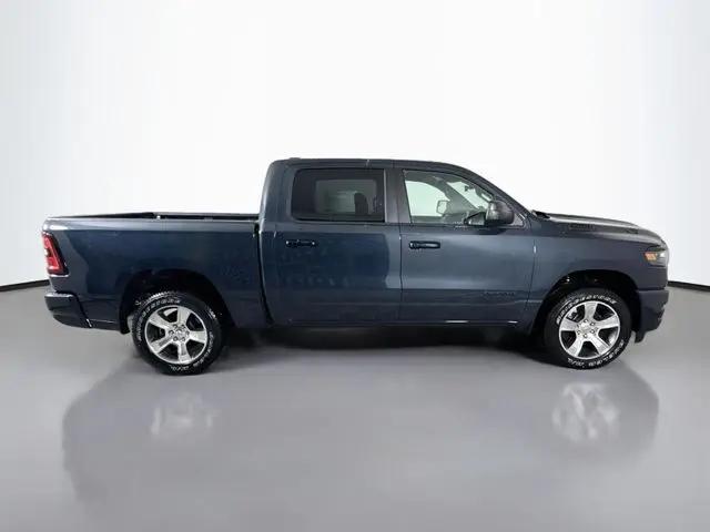 2026 Ram 1500 Express Crew Cab 4x4 57 Box