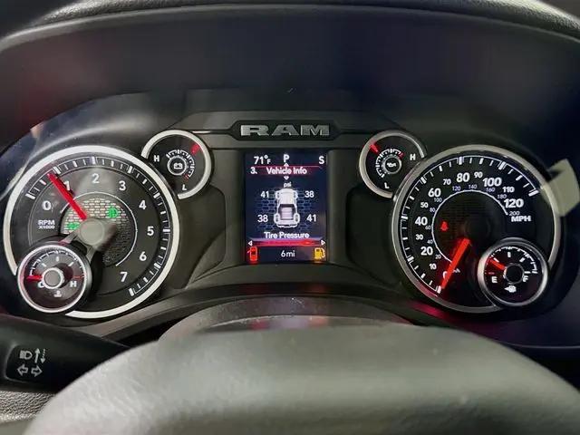 2026 Ram 1500 Express Crew Cab 4x4 57 Box