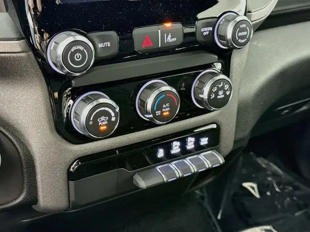 2026 Ram 1500 Express Crew Cab 4x4 57 Box