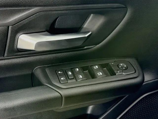 2026 Ram 1500 Express Crew Cab 4x4 57 Box