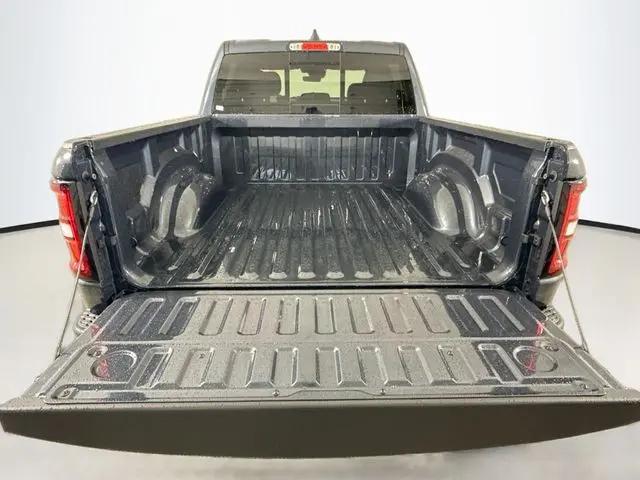 2026 Ram 1500 Express Crew Cab 4x4 57 Box