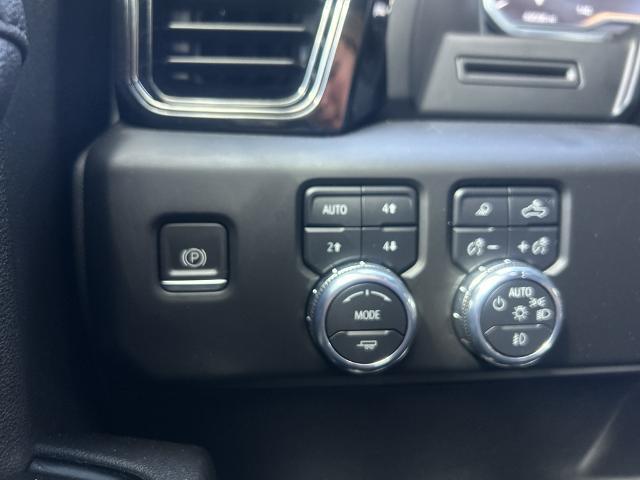 2023 GMC Sierra 1500 4WD Crew Cab Short Box AT4