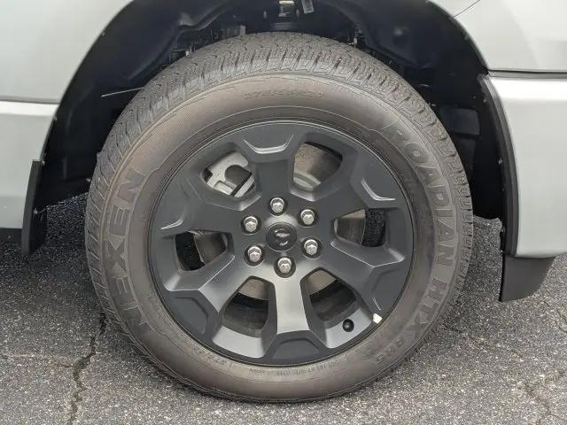 2026 Ram 1500 Express Quad Cab 4x4 64 Box